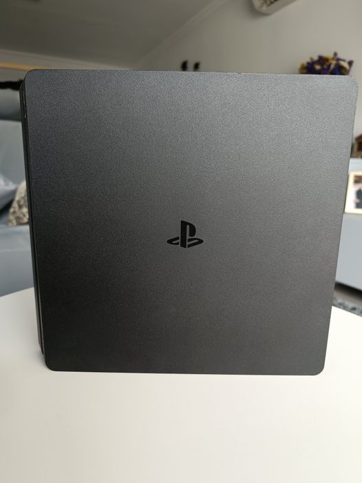 Ps4 com comando exclusivo