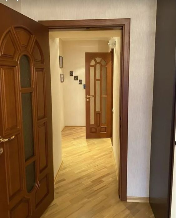 ДОМ СО ШПИЛЕМ! Сталинка с лифтом! Площадь Конституции! Продам 3к 90м2
