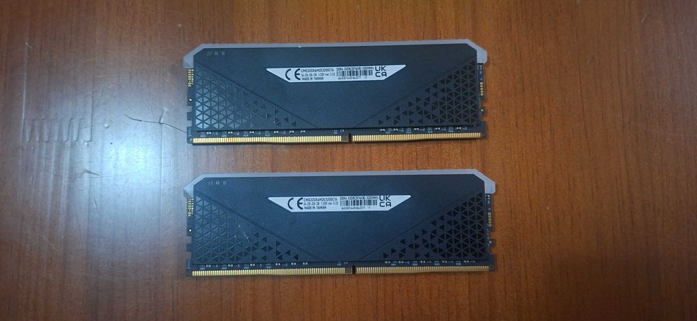 Corsair Vengeance RGB CMH64GX5M2D6000C40 RAM 64GB (2x32GB) DDR5 6000MHz CL40 Intel XMP RGB