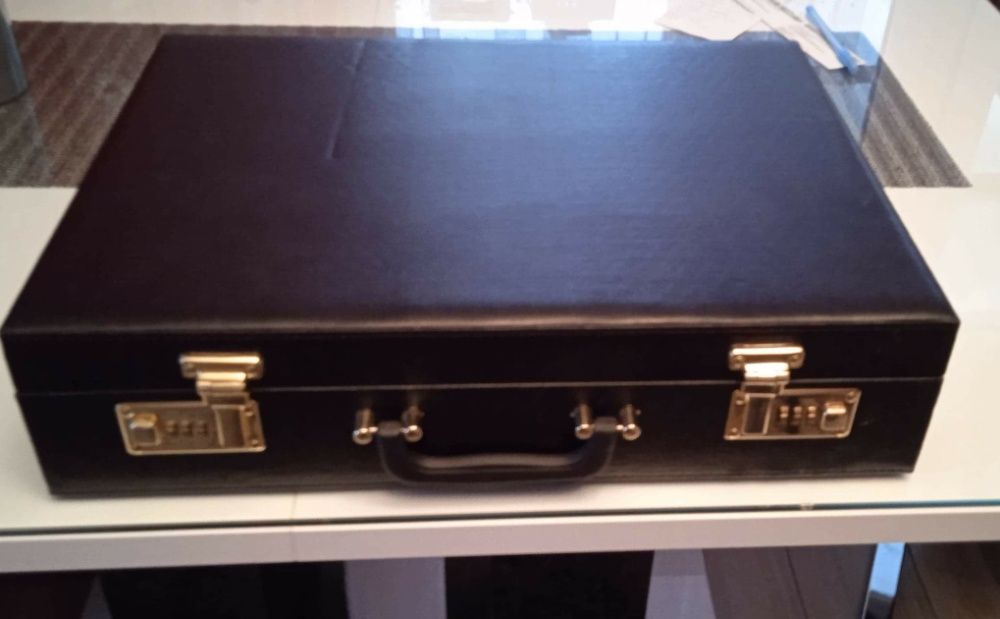 Zestaw Sztućców Gerpol 77 EL. Połysk Walizka