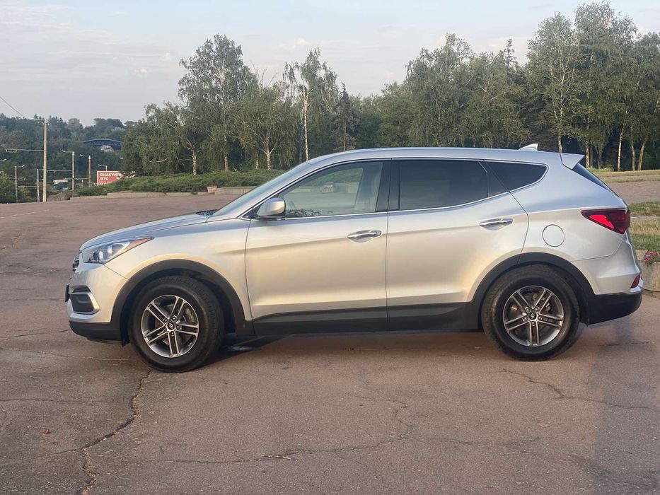 Продам Hyundai Santafe 2017 року