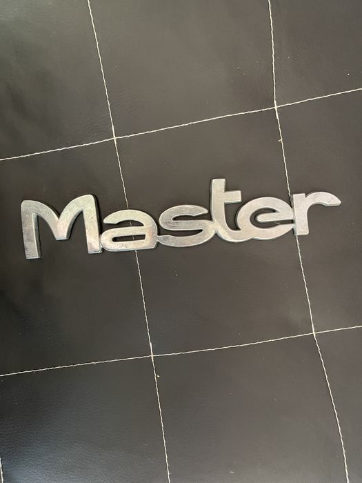 Емблема Эмблема значок шильдик Master