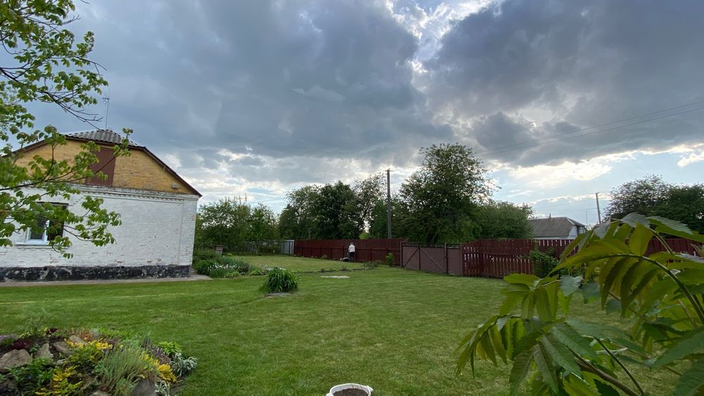 Продається будинок 40 хв від Київа, розвінена інфраструктура.