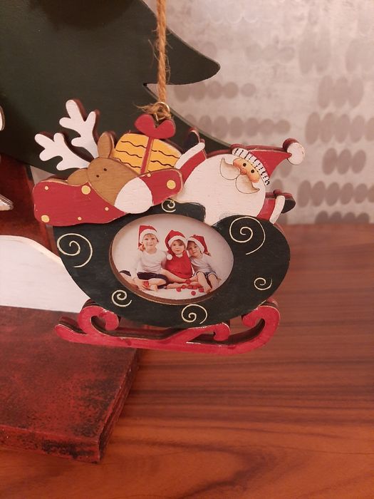 Árvore de Natal com 6 mini molduras NOVA.