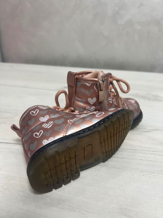 Дівчачі черевички