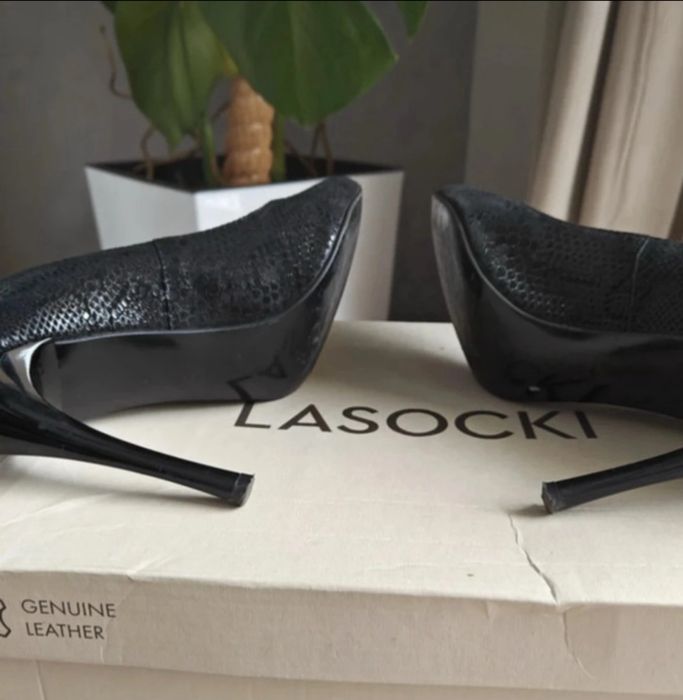 Piekne skóra szpilli Lasocki 38