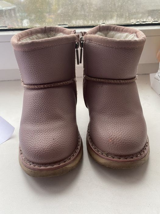 Зммові черевики , уги для дівчинки