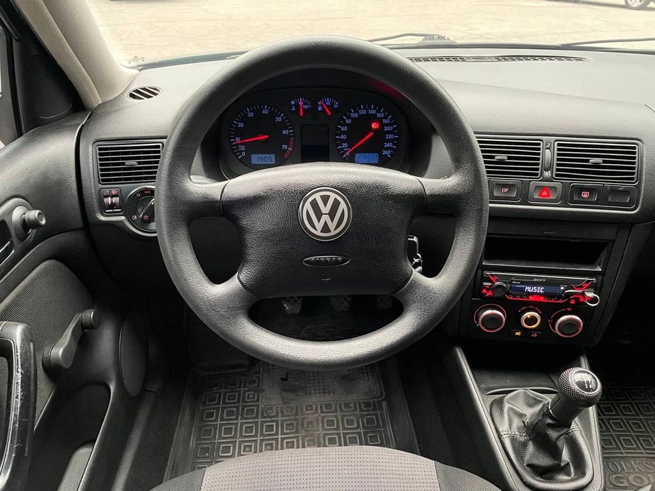 VW Golf 4  1,6 MPI