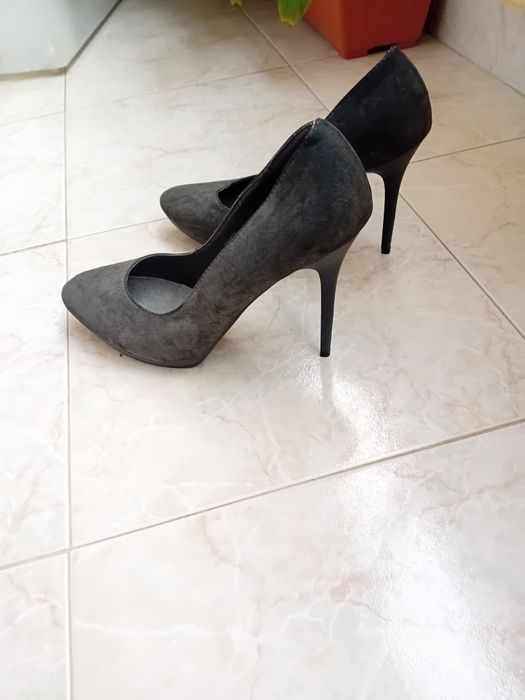 Sapatos e botas stilleto