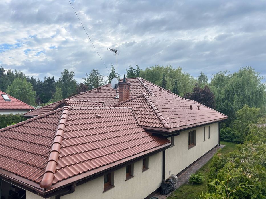Malowanie dachow i elewacji