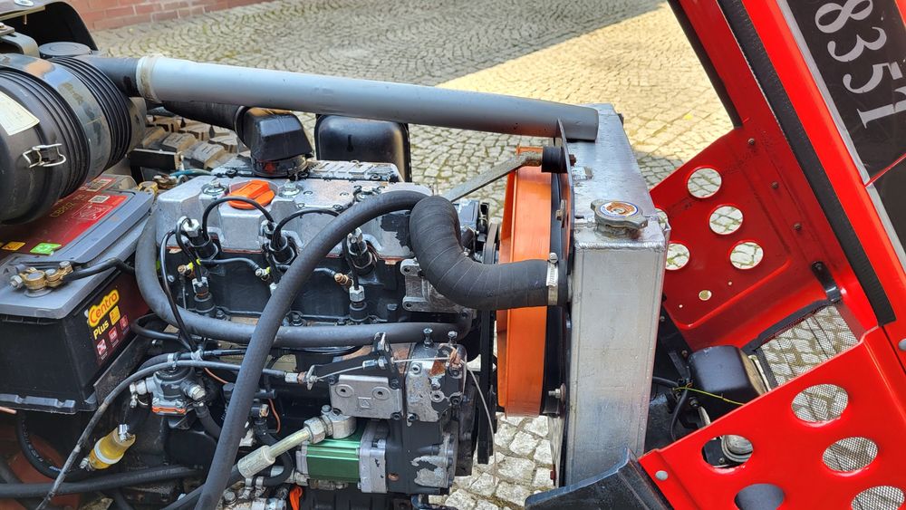 Ciągniczek traktorek AGT 835T mikrociągnik komunalny kubota