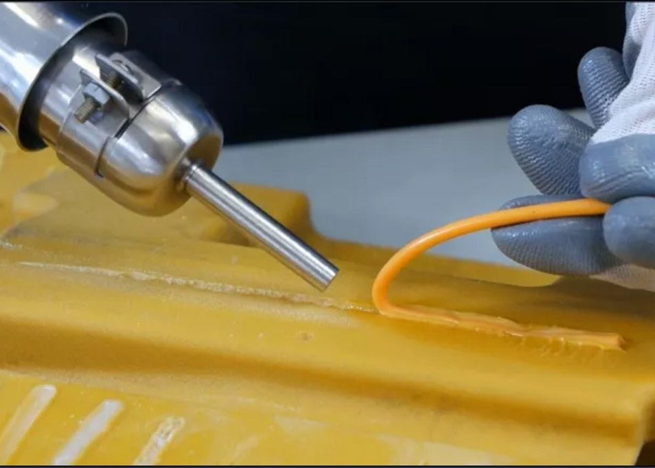 SPAWANIE #Plastiku# NAPRAWA #Tworzyw sztucznych# KLEJENIE #Pur#