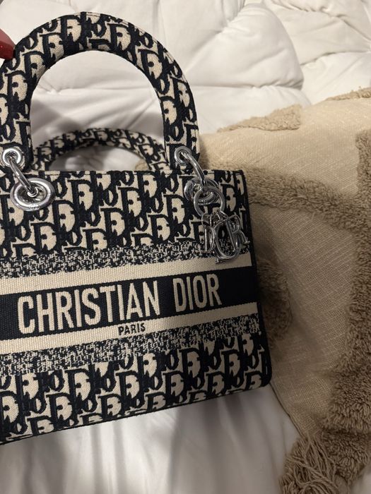Śliczna mała torebka lady dior