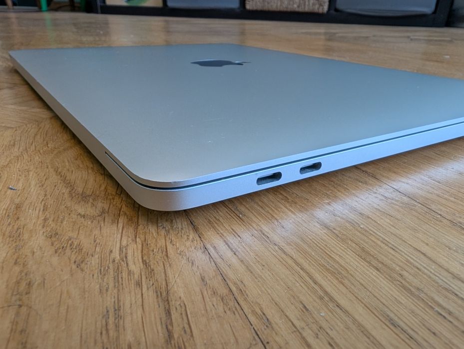 MacBook Pro 2020/2021, a2251, 13"  і5, 16/512 ГБ, як новий, 72 цикли