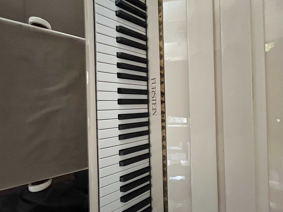 Piano Furstein TP 105. Em perfeito estado