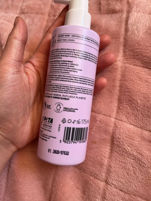 Naturalny spray wygładzający efekt tafli wody Neboa