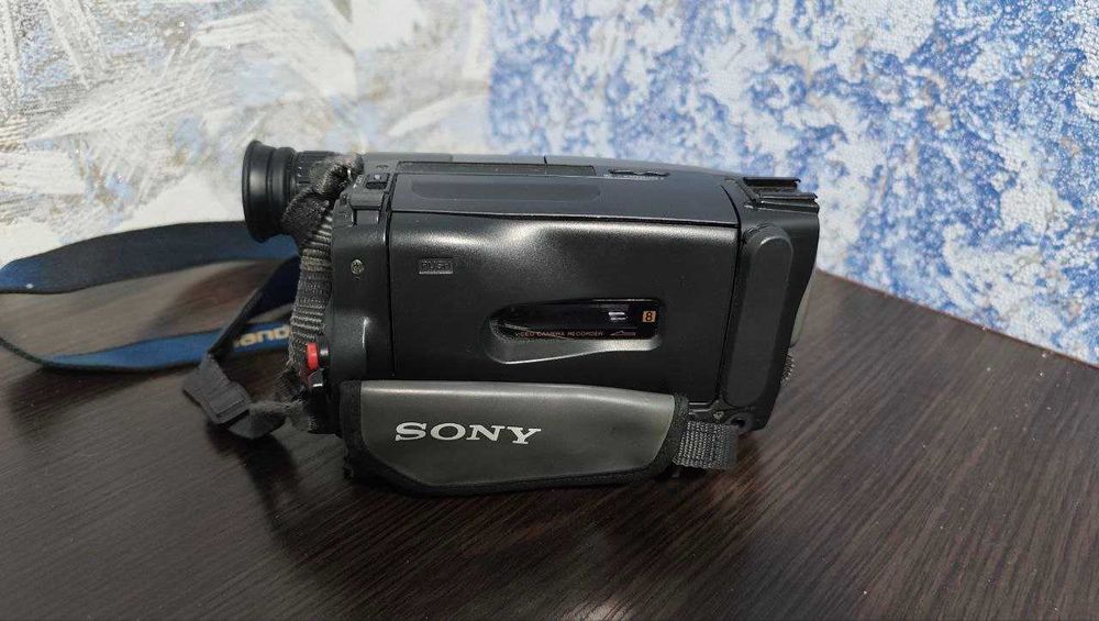 Sony Handycam Vision - портативна відеокамера