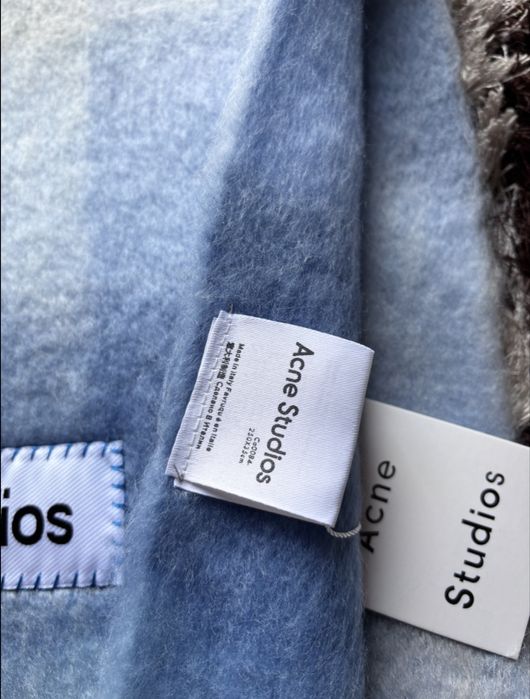 Cachecol Acne Studios