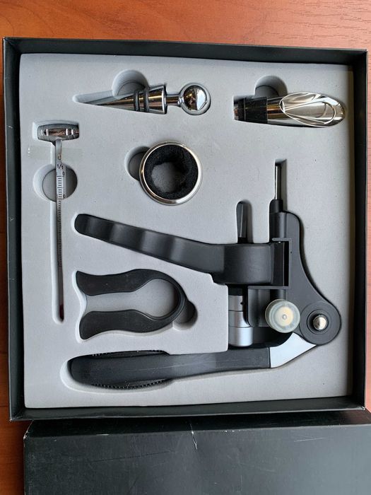 Подарочный винный набор 2 вида