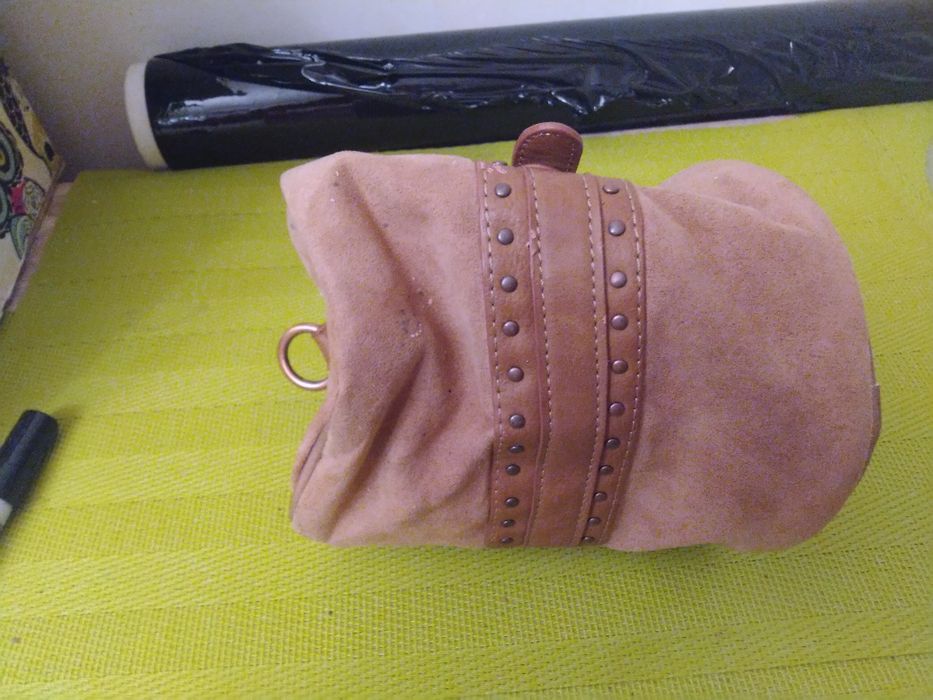 Brązowy kuferek torebka