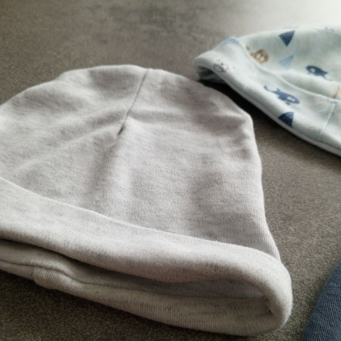 Trzy czapki 62-68 cm