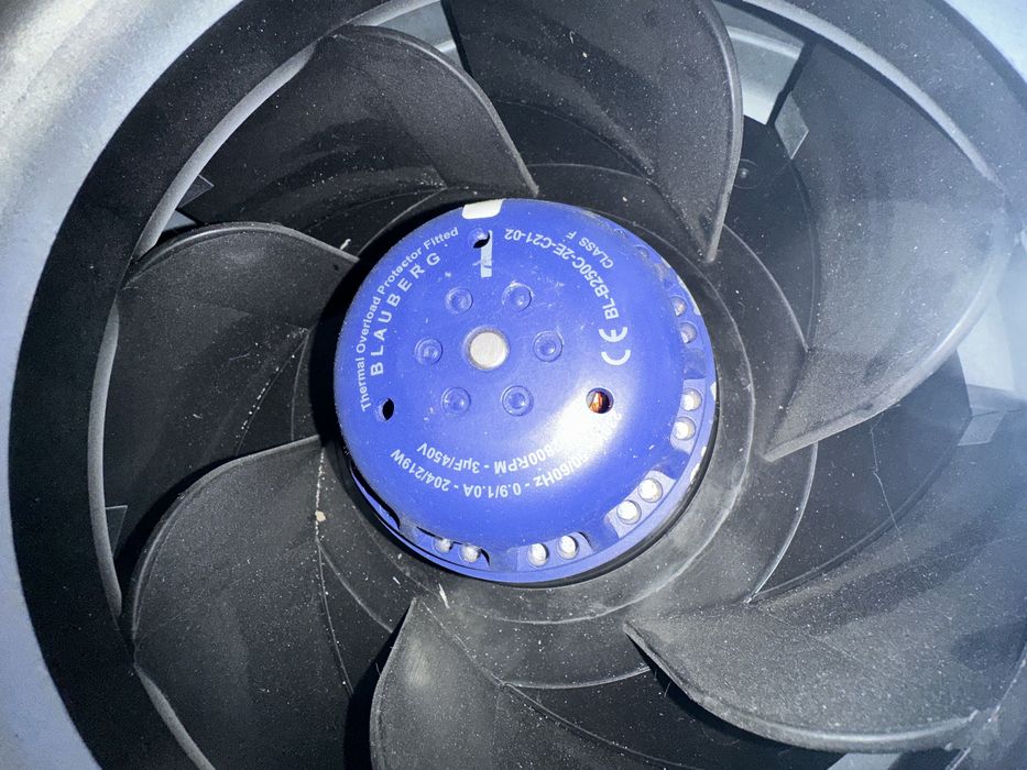 Двигун витяжка (у роботі був менше двох тижнів) з кріпленням