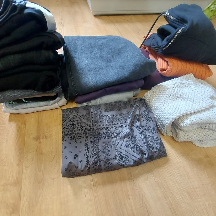 Zestaw ubrań, jeansy, swetry, bluzy, bluzki, koszulki, koszule