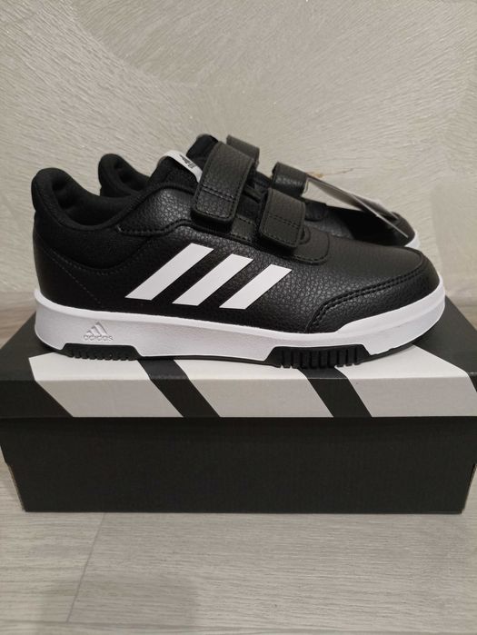 Кросівки adidas, 37.5 розмір