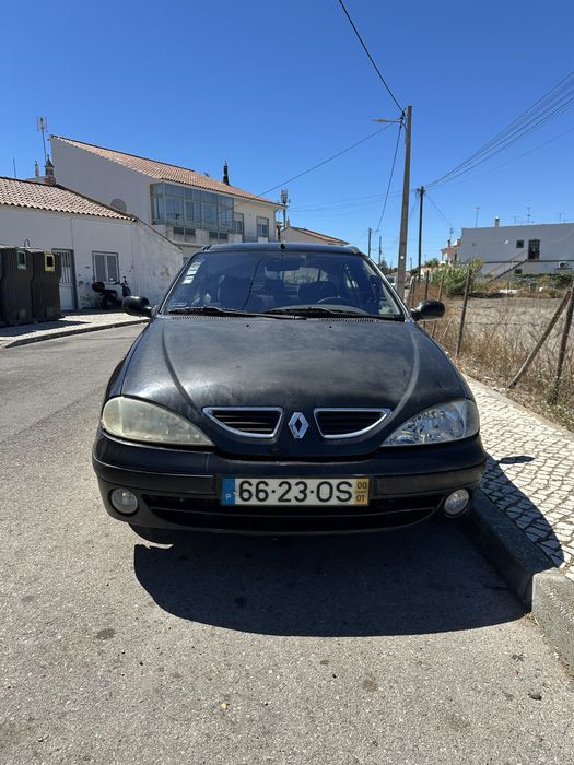 Renault Car 2000 model