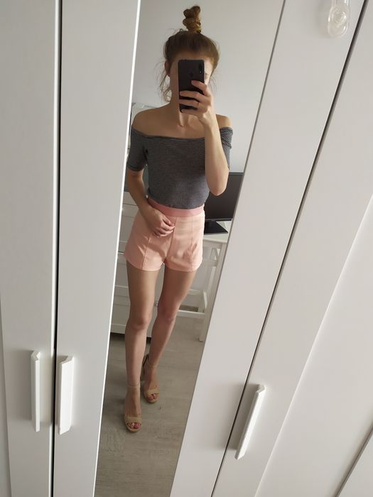 Eleganckie krótkie spodenki Pretty Little Thing XXS 32