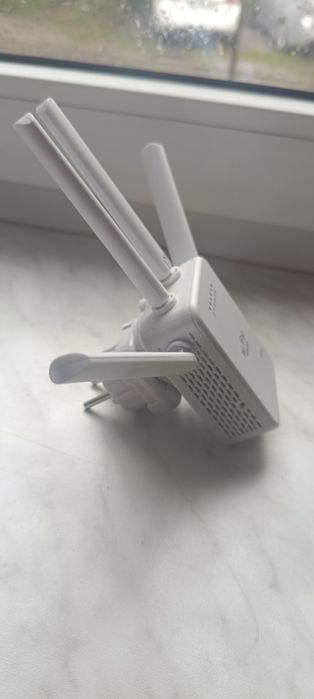 Wzmacniacz sygnału WI-FI 1200Mbs PixLink