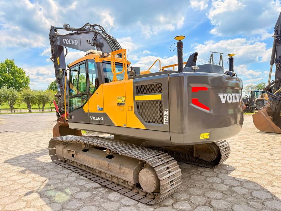 Volvo EC220EL koparka gąsienicowa, 3D Leica MCP80, głowica Engcon  3D Leica GPS, serwisowana