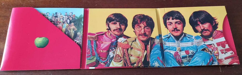 Beatles Sgt. Pepper's Lonely Hearts Club Band