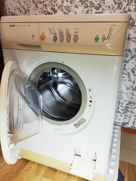Пральна машина Zanussi Aquacycle 1000  mod. FE 1004