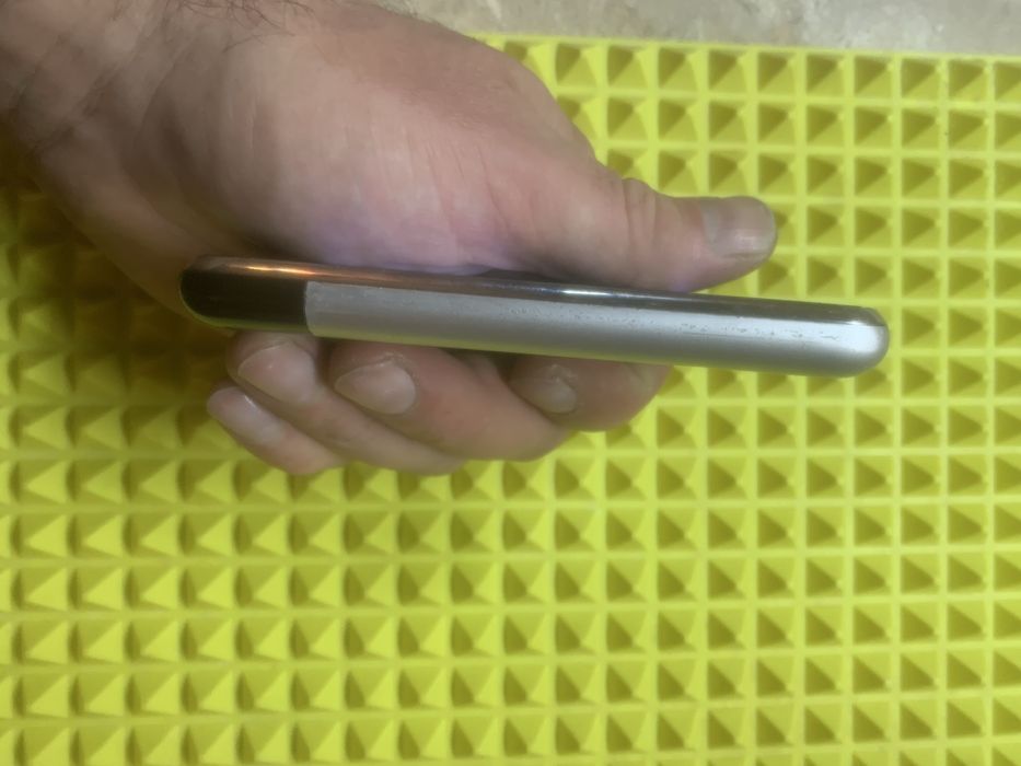 Телефон iPhone 2g 8gb