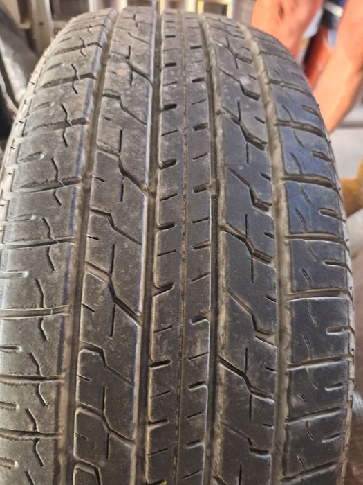 Pneus Bridgestone B390 (195/60R15) c/ jante
