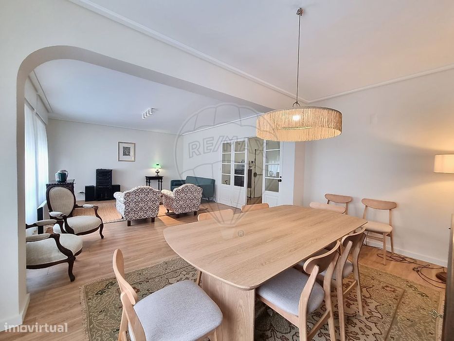 Apartamento T4 para arrendamento