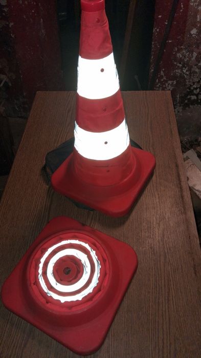 Pachołek drogowy LED