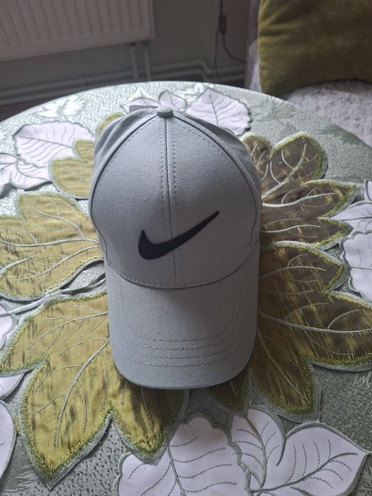 Czapeczka z daszkiem