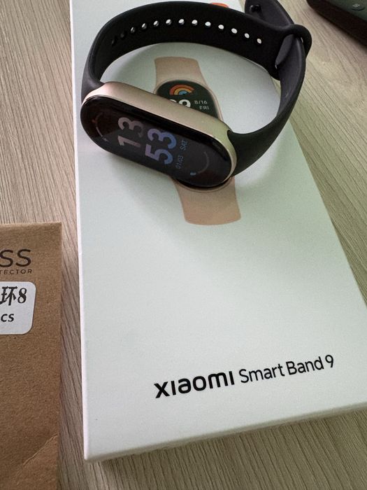 Mi band 9 і захисне скло