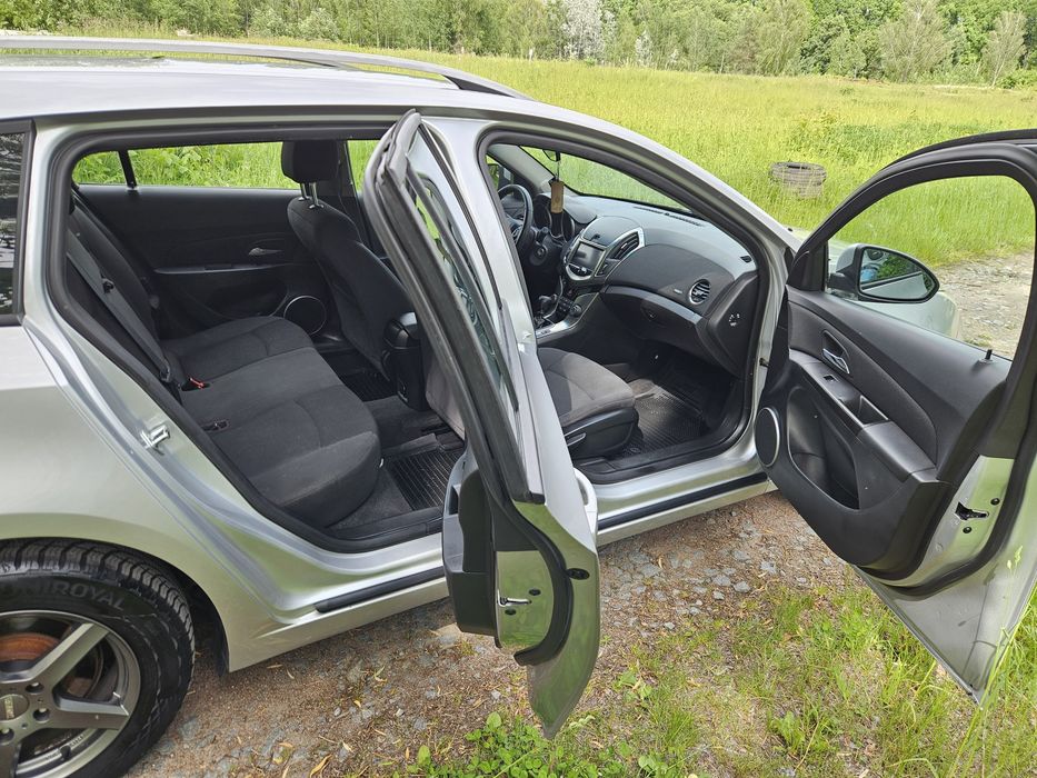 Chevrolet Cruze 2013  рік 1.7 дизель для військових