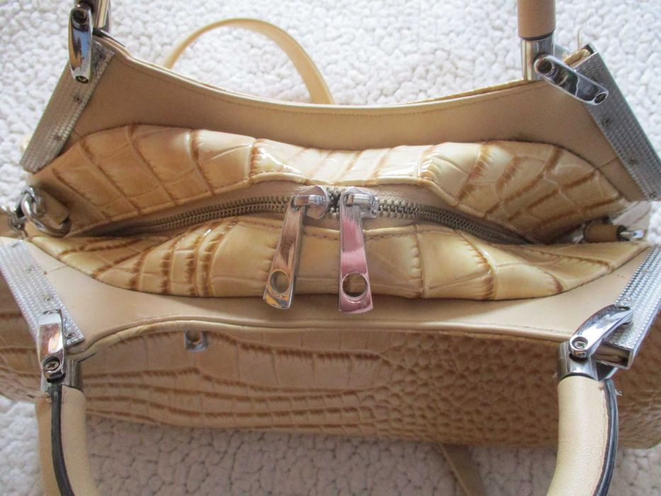 Torebka damska,beżowa ala skóra krokodyla.Nówka.