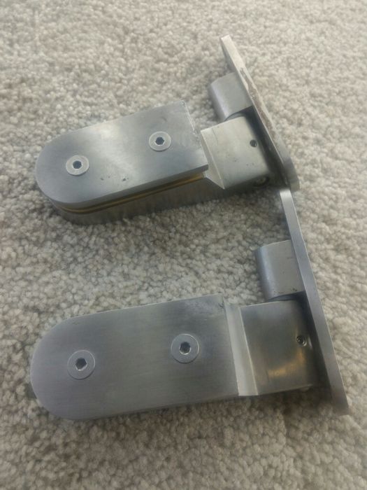 Комплект петель с пластиной для стеклянных дверей