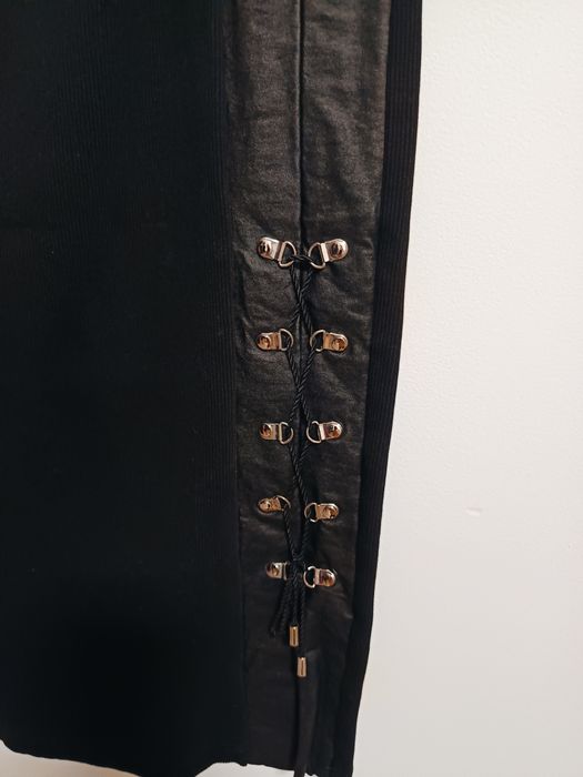 Saia preta com racha