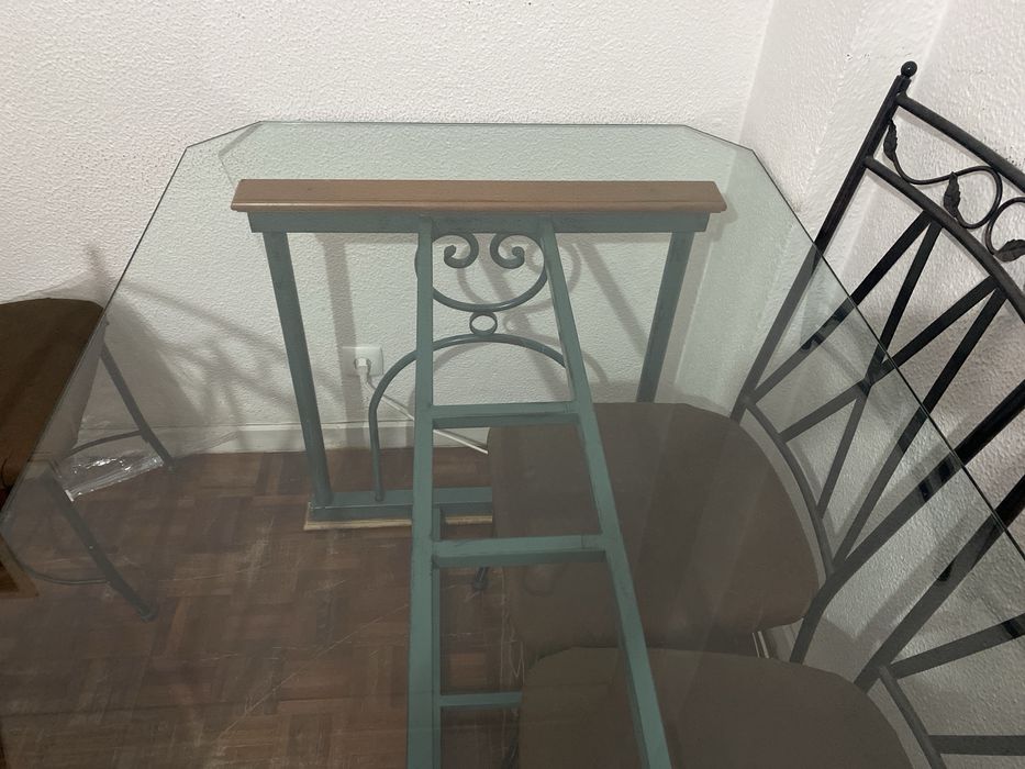 Mesa jantar ampla para bom convivio e refeicoes em familia