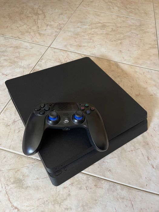 PlayStation 4 Slim 1TB Desbloqueada + Comando