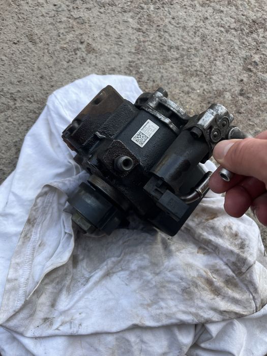 Насос ТНВД 1.6 tdi   03L130755E