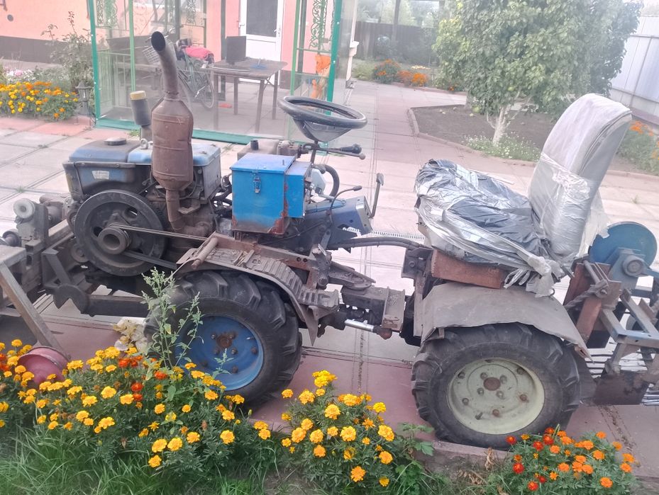 Міні трактор з гідравлікою