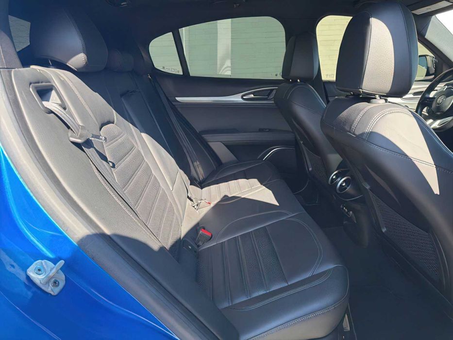 Alfa Romeo Stelvio Veloce      2023
