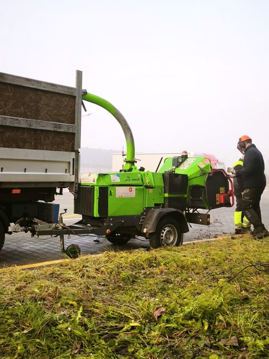 Usługi rębakiem spalinowym Wycinka Drzew